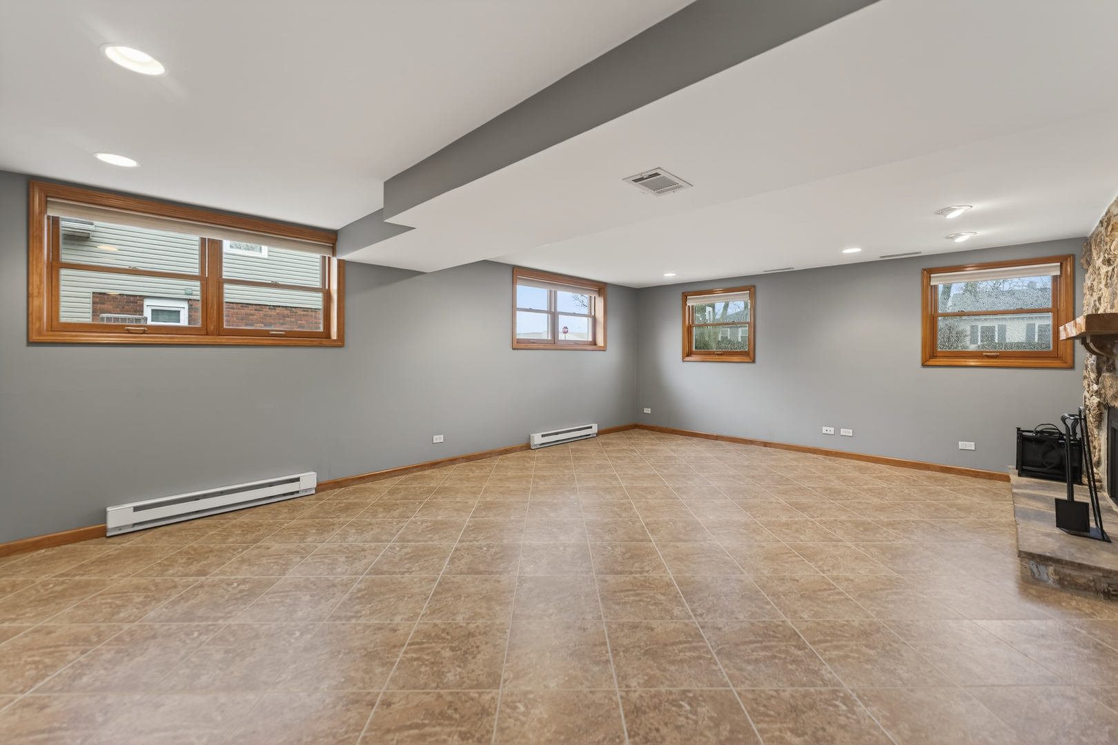 623 Colonial Drive DeKalb, IL 60115 - Photo 20 of 32