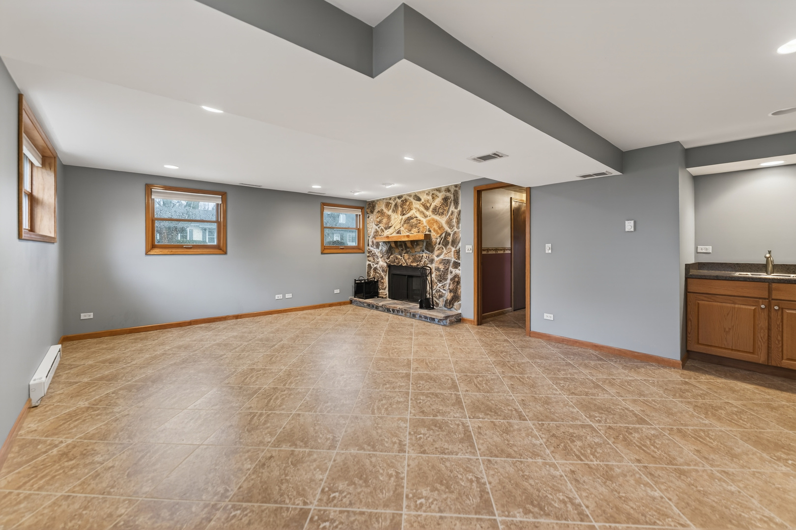 623 Colonial Drive DeKalb, IL 60115 - Photo 21 of 32