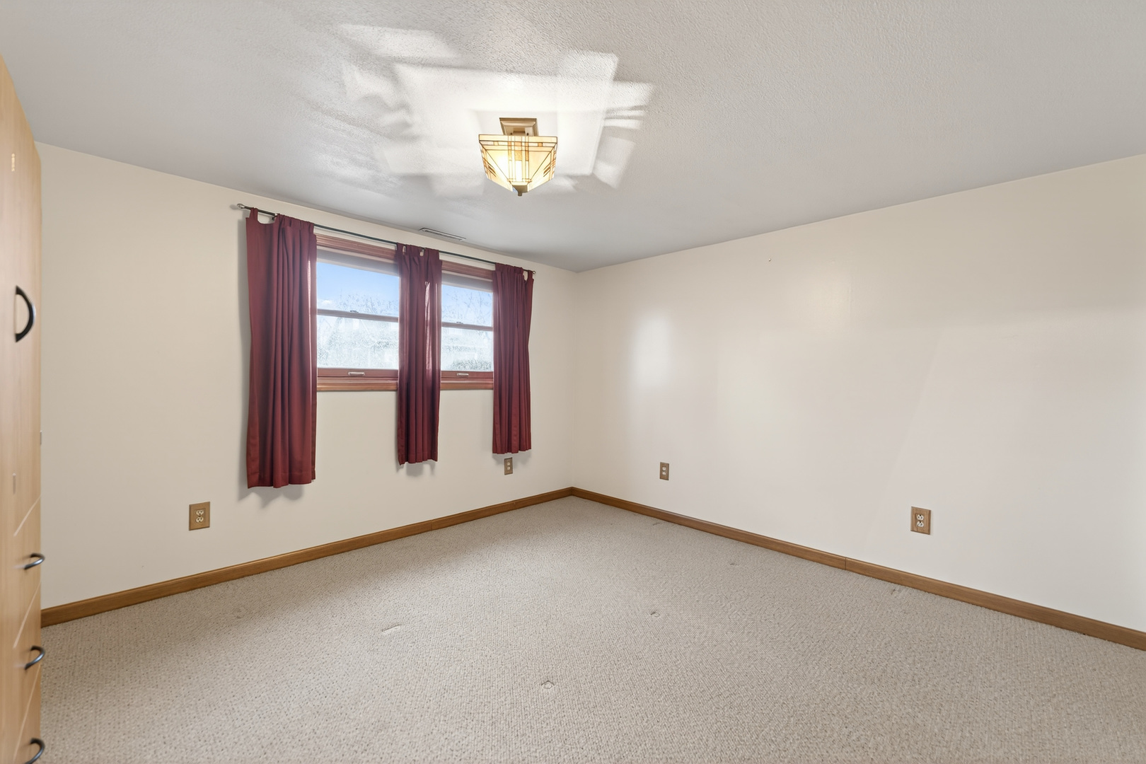 623 Colonial Drive DeKalb, IL 60115 - Photo 23 of 32