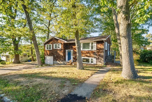 $535,000 | 370 Sagamore Street, Manchester, NH 03104