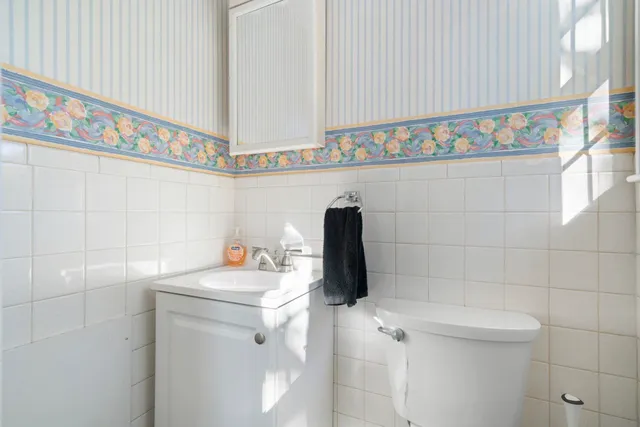 $535,000 | 370 Sagamore Street, Manchester, NH 03104