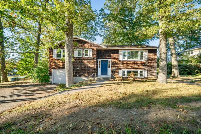 $535,000 | 370 Sagamore Street, Manchester, NH 03104