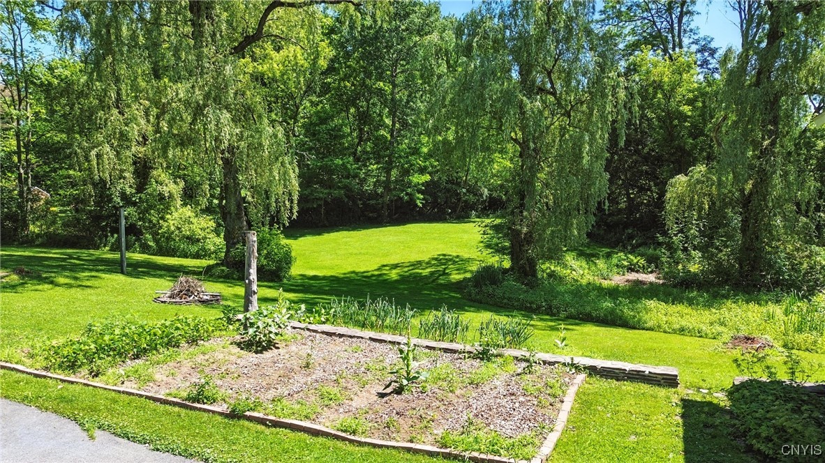 388 Sutton Road Schroeppel, NY 13132 - Photo 11 of 36