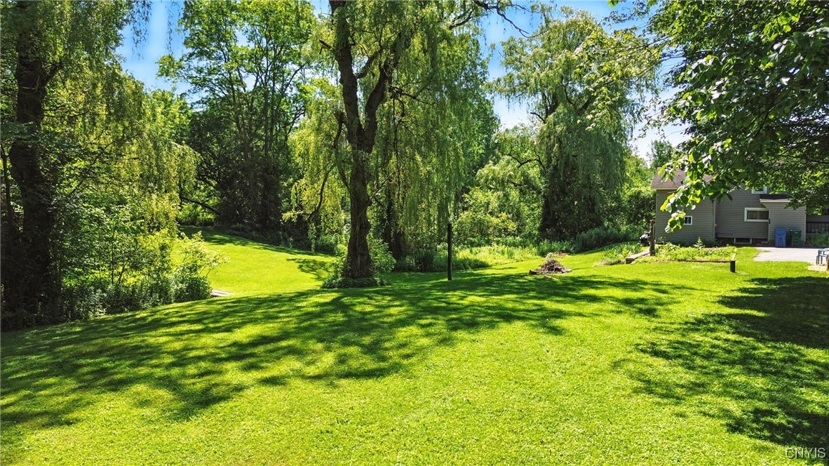 388 Sutton Road Schroeppel, NY 13132 - Photo 12 of 36