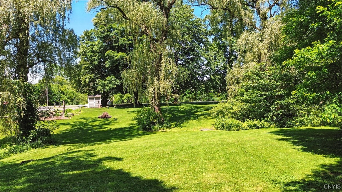 388 Sutton Road Schroeppel, NY 13132 - Photo 15 of 36