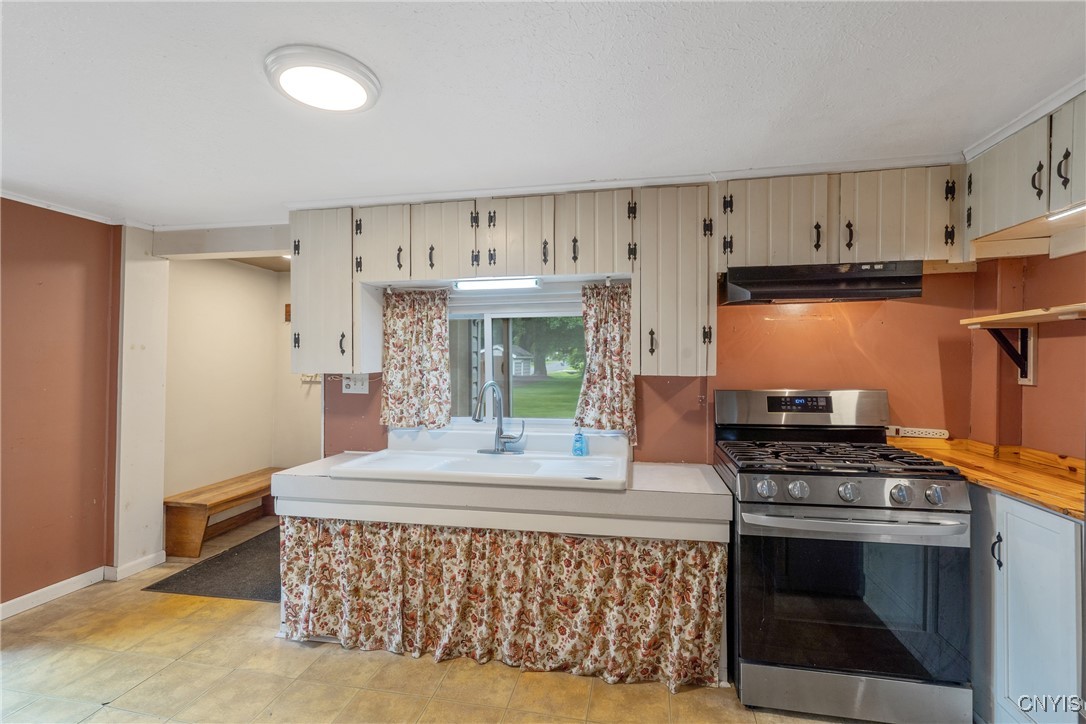 388 Sutton Road Schroeppel, NY 13132 - Photo 19 of 36