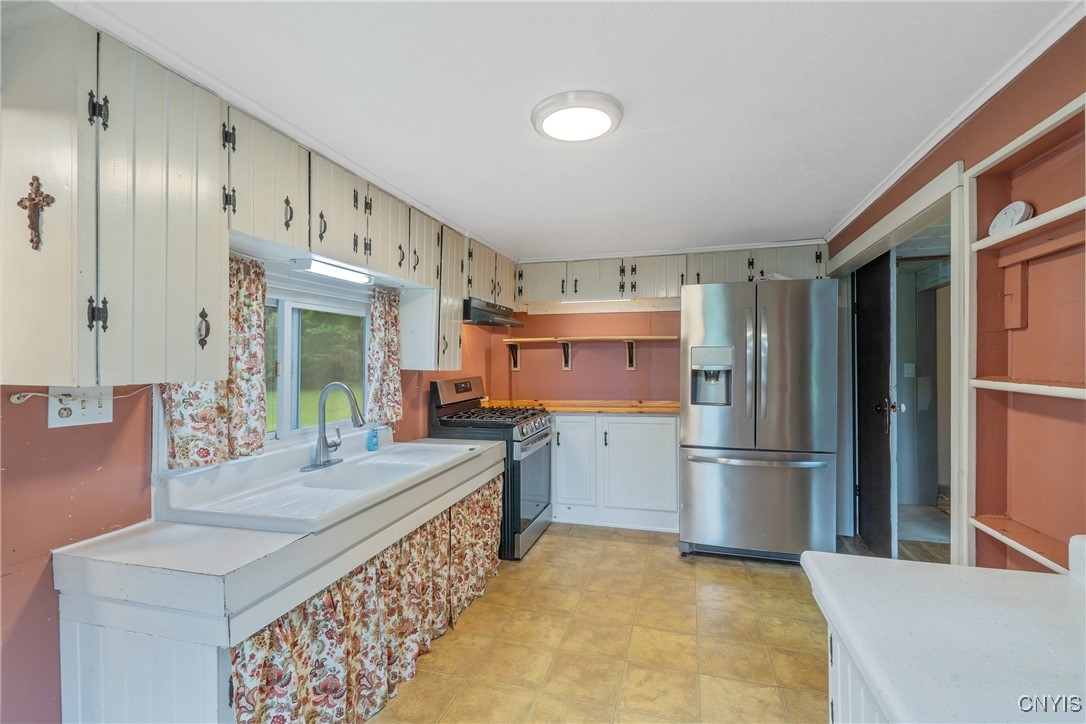 388 Sutton Road Schroeppel, NY 13132 - Photo 20 of 36