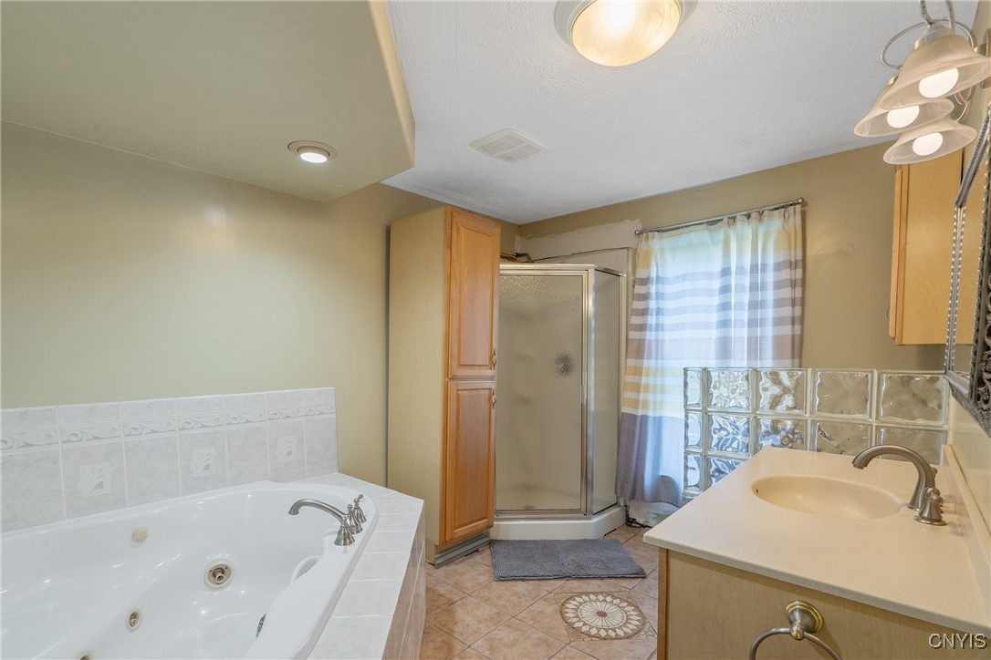 388 Sutton Road Schroeppel, NY 13132 - Photo 23 of 36