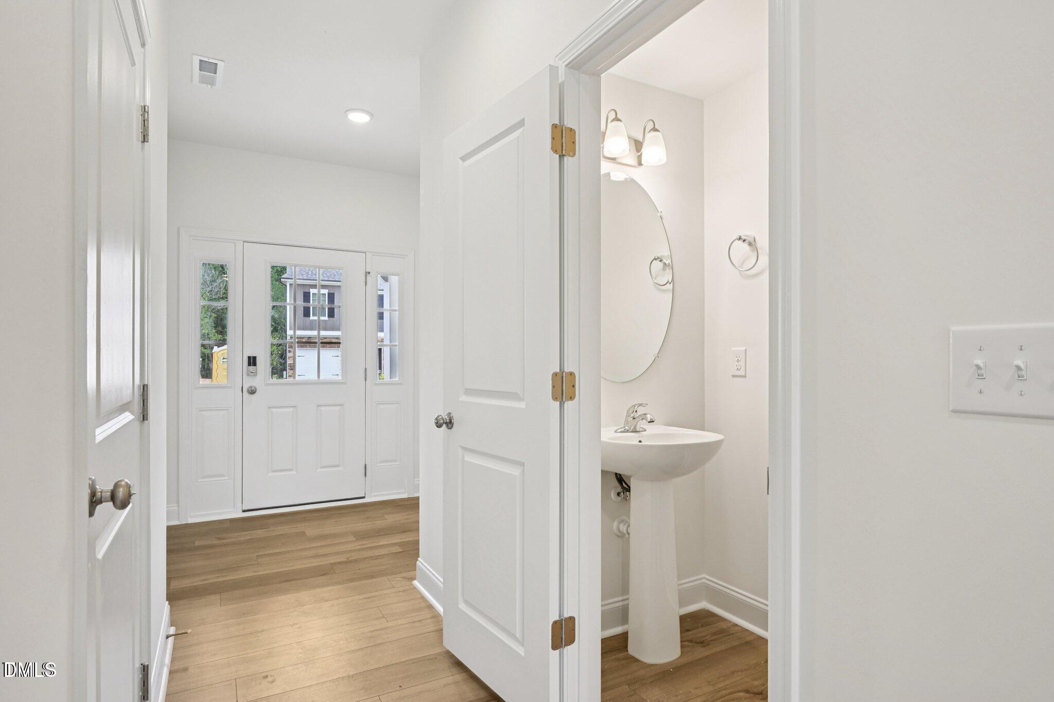 804 Kensley Grv Lane Fuquay-Varina, NC 27526 - Photo 3 of 28