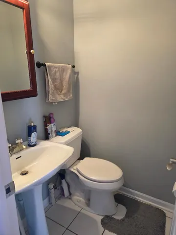 $349,900 | 19 Pasadena Drive, Oswego, IL 60543