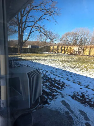 $349,900 | 19 Pasadena Drive, Oswego, IL 60543