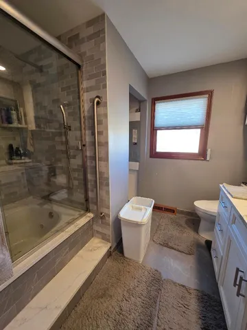 $349,900 | 19 Pasadena Drive, Oswego, IL 60543