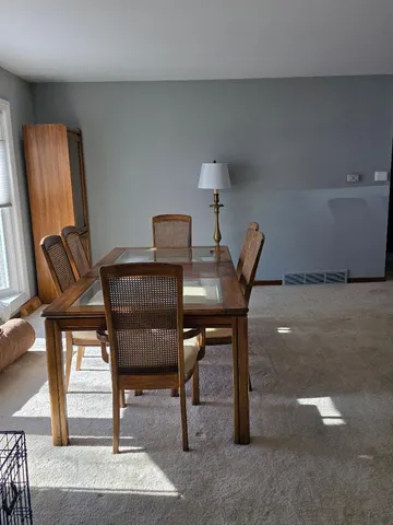 $349,900 | 19 Pasadena Drive, Oswego, IL 60543