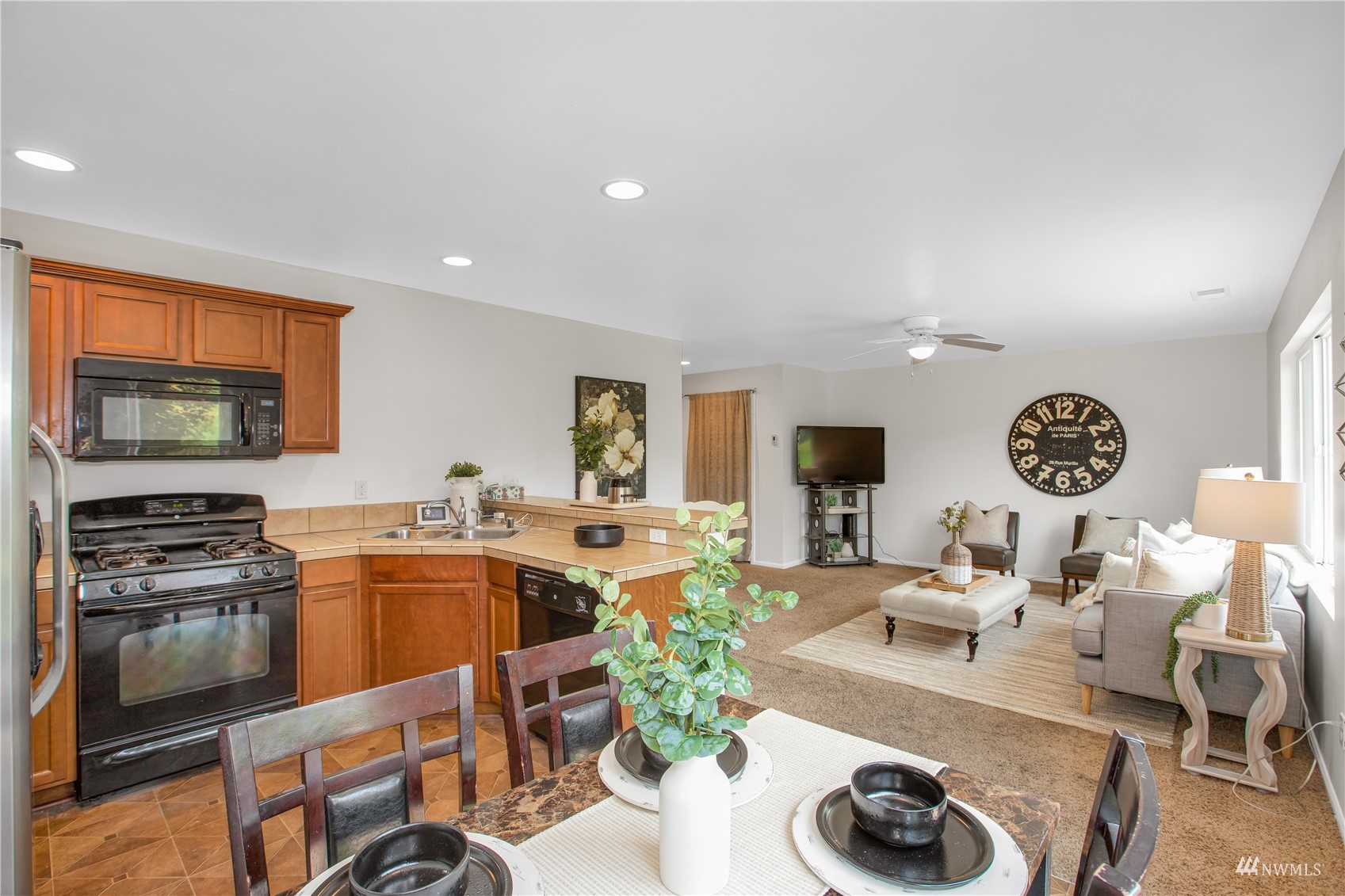 7325 Radius Loop Southeast Lacey, WA 98513 - Photo 5 of 25 Gallery Image 5
