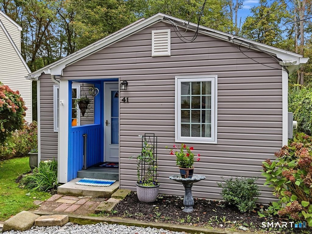 41 Spring Glen Road East Lyme, CT 06357 - Photo 3 of 30 Gallery Image 3