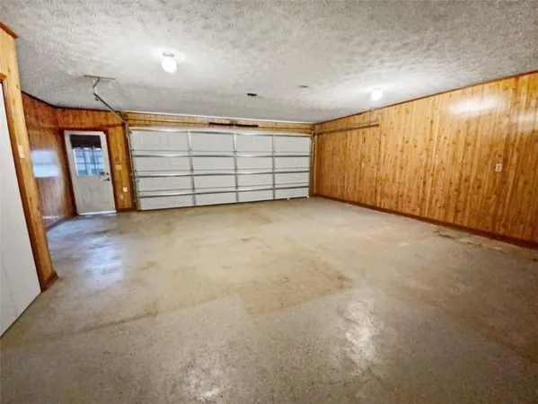 a view of a garage