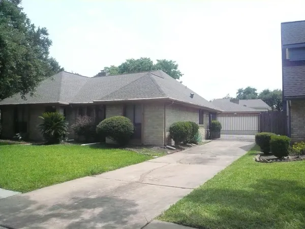 $2,500 | 2826 Green Fields Drive, Sugar Land, TX 77479