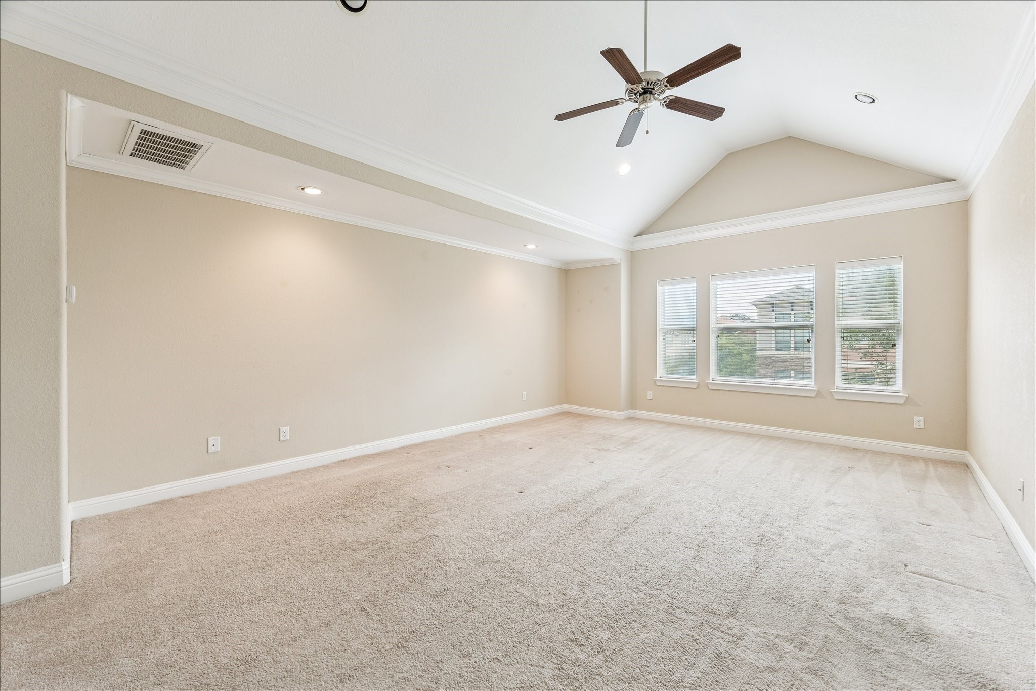 1033 West 23rd Street Houston, TX 77008 - Photo 18 of 26 a view of an empty room with a window
