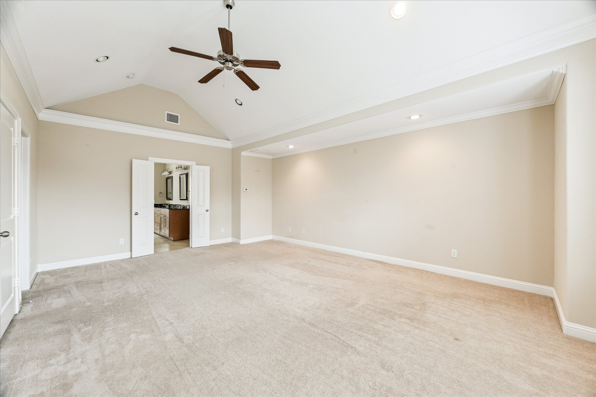 1033 West 23rd Street Houston, TX 77008 - Photo 19 of 26 a view of an empty room