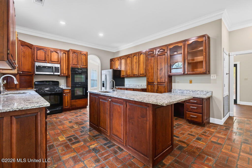 2013 Rue Ulysse Biloxi, MS 39531 - Photo 5 of 70 2013RueUlysse-24
