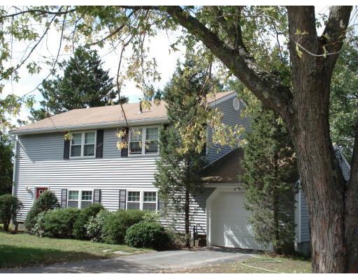 16 Anchorage Road Franklin, MA 02038 - Photo 1 of 14 Gallery Image 1