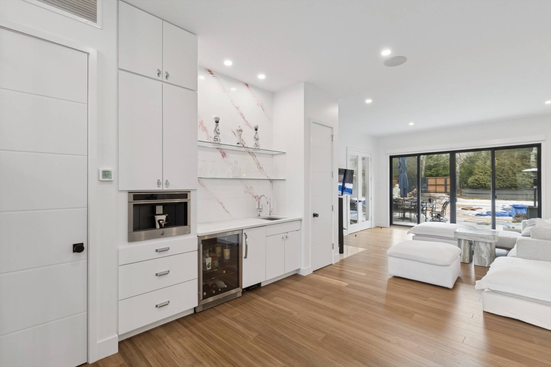 124 Big Fresh Pond Road Southampton, NY 11968 - Photo 8 of 40