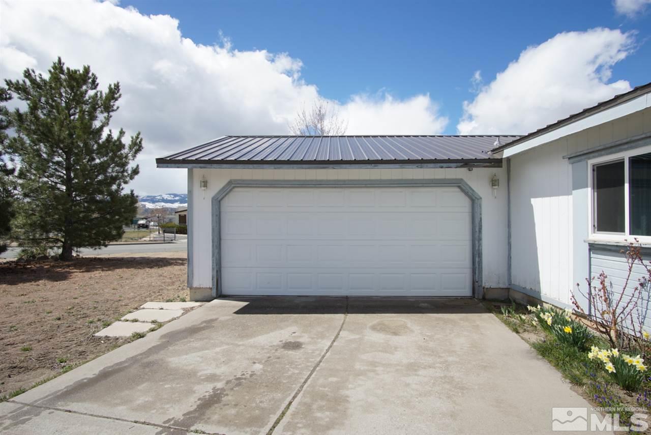 17355 Sunbird Lane Reno, NV 89508 - Photo 3 of 11 a front view of house
