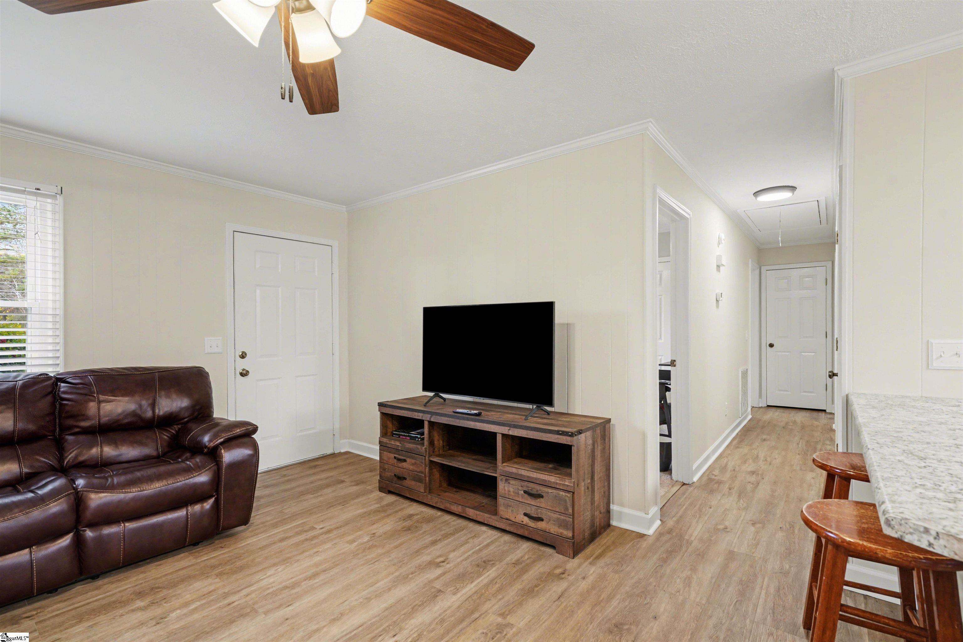 242 Vera Holliday Road Six Mile, SC 29682 - Photo 5 of 24