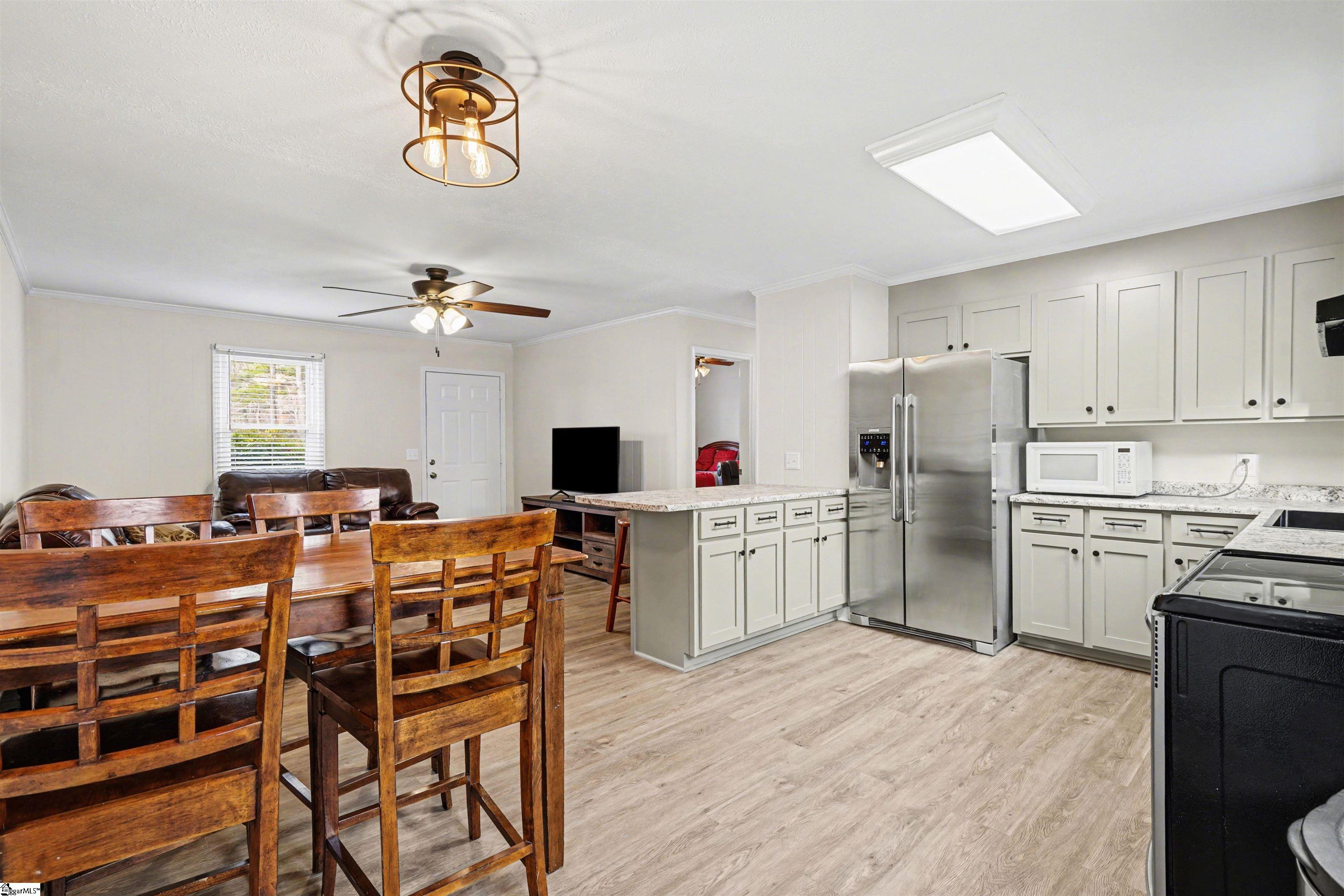 242 Vera Holliday Road Six Mile, SC 29682 - Photo 8 of 24