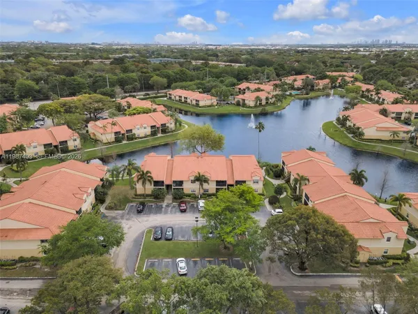 $2,000 | 1247 Southwest 46th Avenue, Unit 1314, Pompano Beach, FL 33069