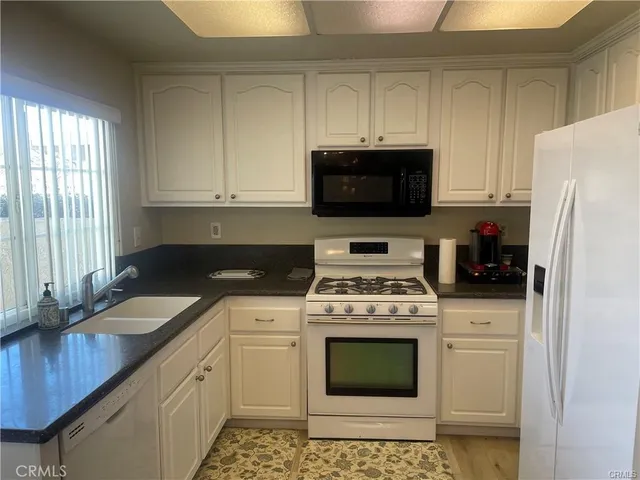 $2,300 | 1208 Hogan Avenue, Banning, CA 92220