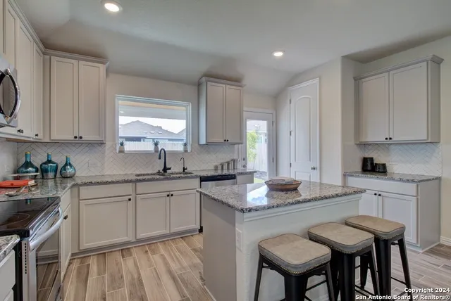 $387,990 | 1243 Casetta Run, New Braunfels, TX 78130