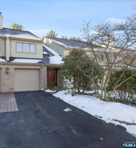 $624,999 | 580 Laramie Lane, Mahwah, NJ 07430