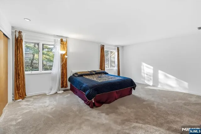 $624,999 | 580 Laramie Lane, Mahwah, NJ 07430