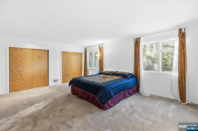 $624,999 | 580 Laramie Lane, Mahwah, NJ 07430