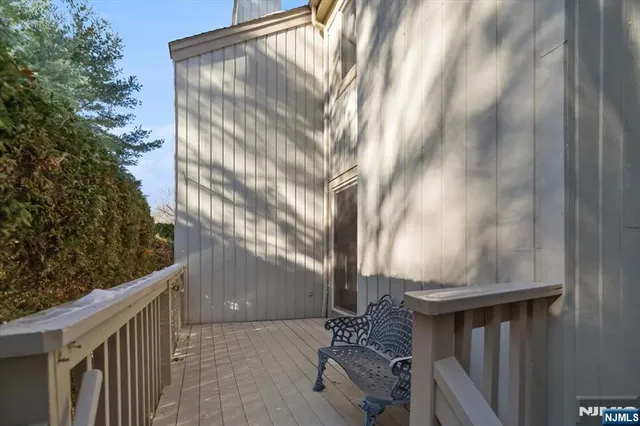 $624,999 | 580 Laramie Lane, Mahwah, NJ 07430