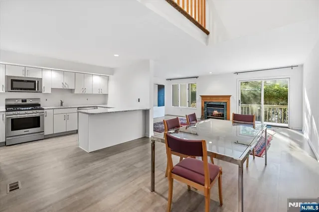 $624,999 | 580 Laramie Lane, Mahwah, NJ 07430