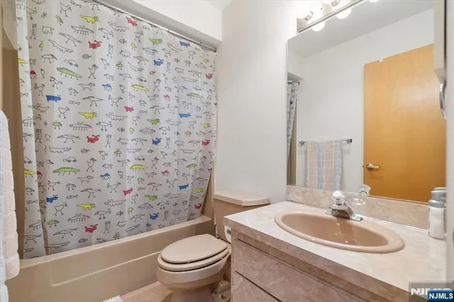 $624,999 | 580 Laramie Lane, Mahwah, NJ 07430