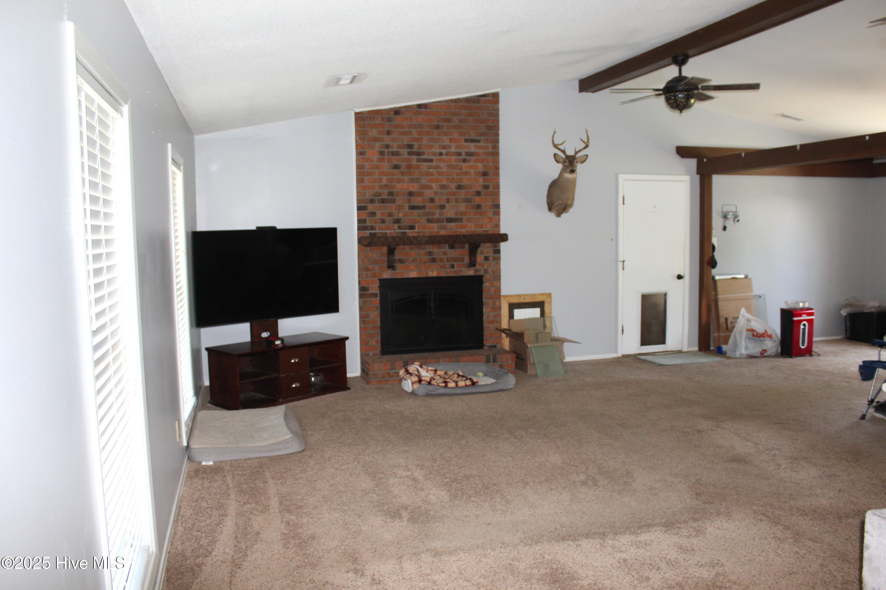 102 Shipman Road Havelock, NC 28532 - Photo 3 of 17 Living Room