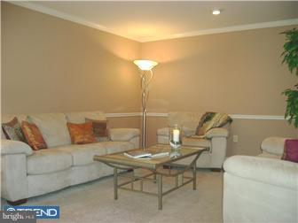 206 Peel Road Langhorne, PA 19047 - Photo 4 of 11 Living Room
