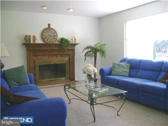 206 Peel Road Langhorne, PA 19047 - Photo 5 of 11 Family Room