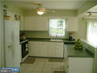 206 Peel Road Langhorne, PA 19047 - Photo 6 of 11 Kitchen
