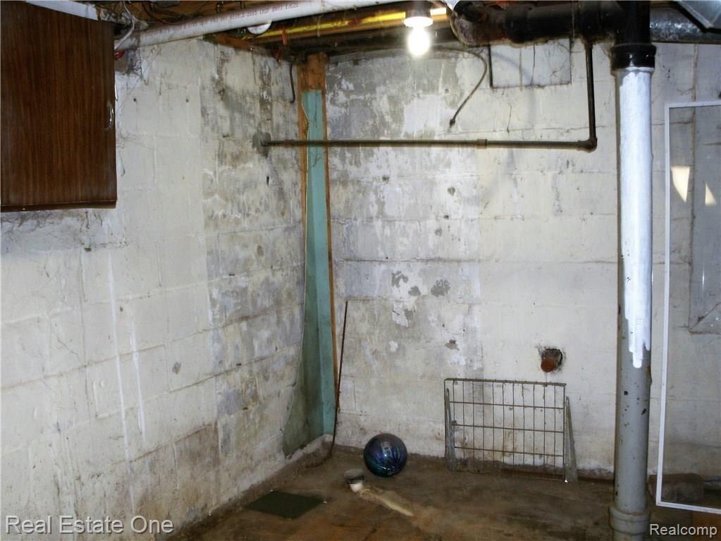 196 Summit Street River Rouge, MI 48218 - Photo 34 of 59 GEDC0197.JPG