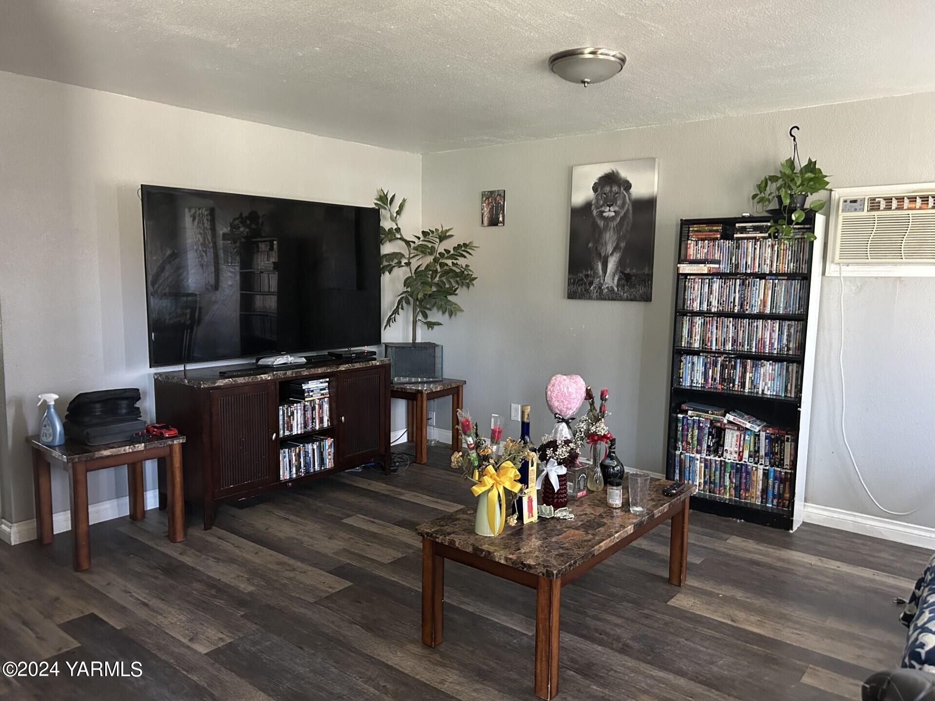 1810 Queen Street Grandview, WA 98930 - Photo 2 of 8 1810 Q Lv1