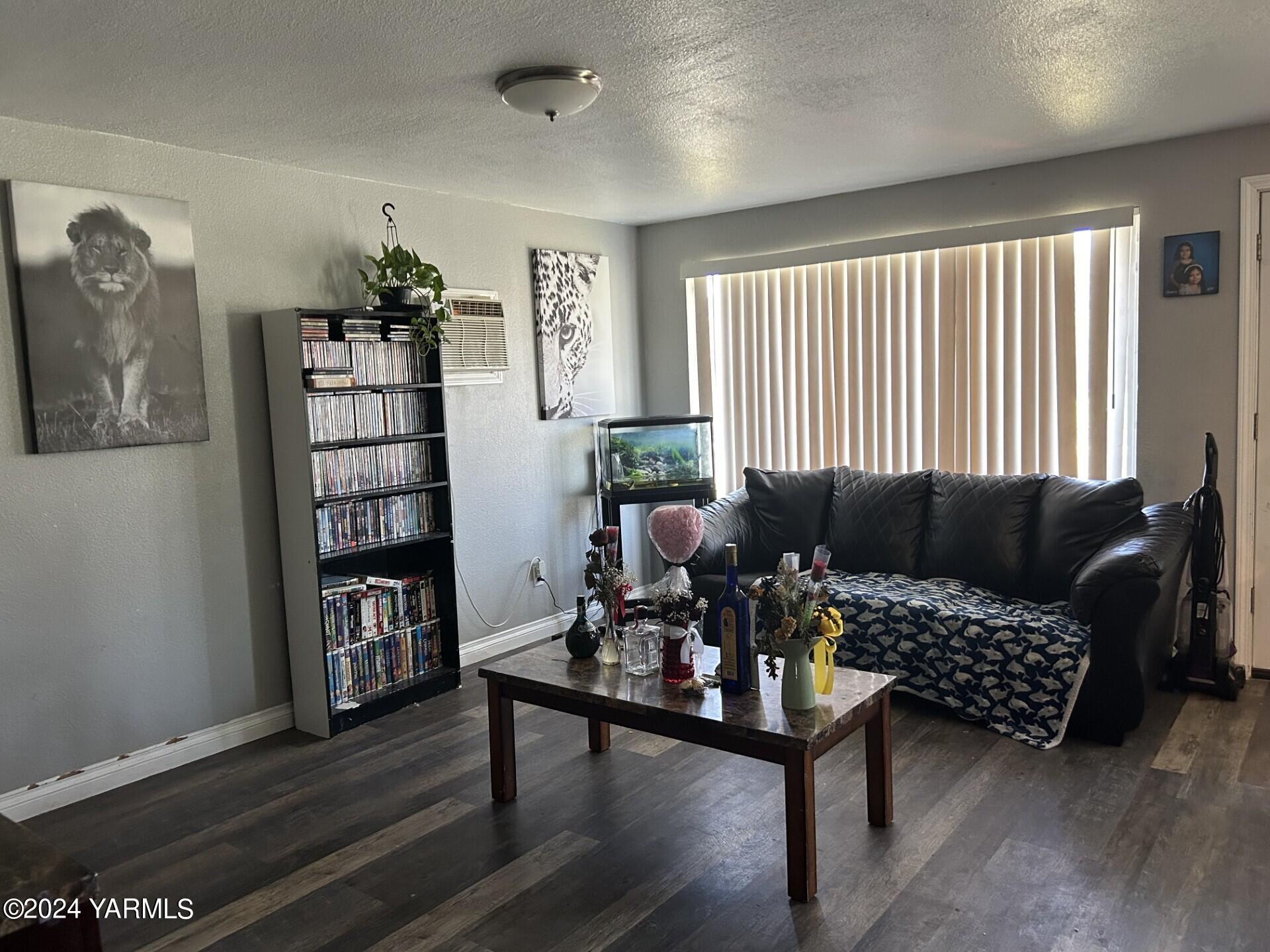 1810 Queen Street Grandview, WA 98930 - Photo 3 of 8 1810 Q Lv2