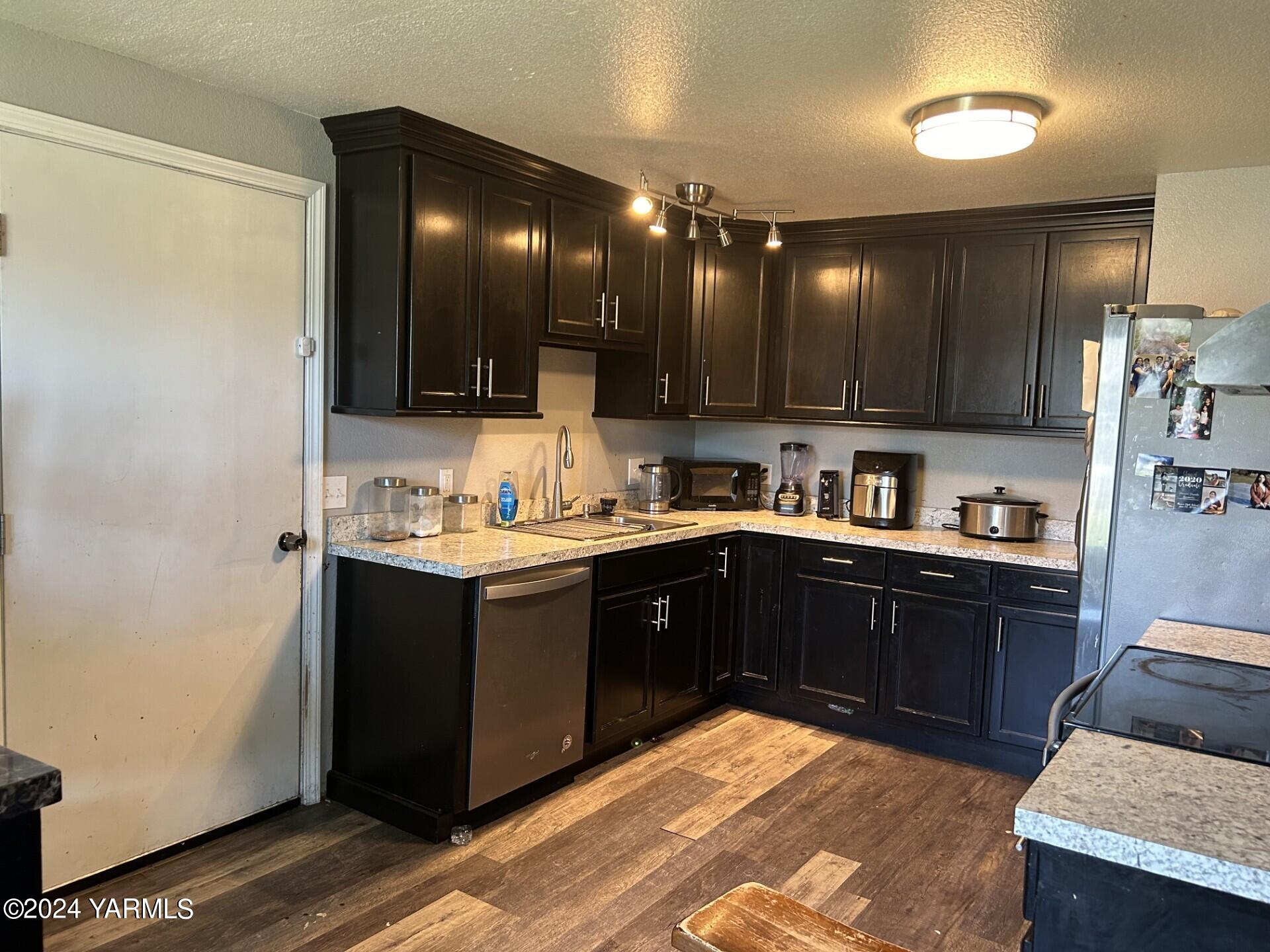 1810 Queen Street Grandview, WA 98930 - Photo 4 of 8 1810 Q Kit2