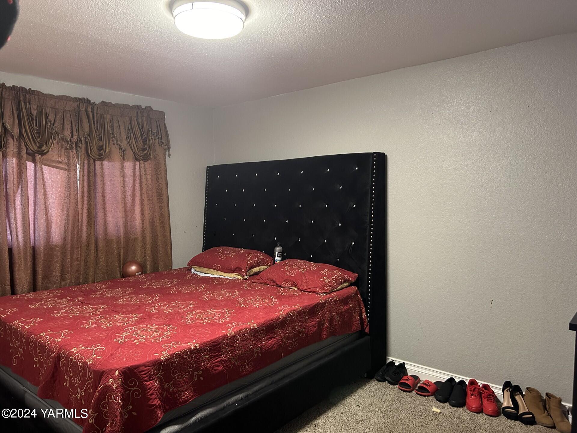 1810 Queen Street Grandview, WA 98930 - Photo 6 of 8 1810 Q Bed