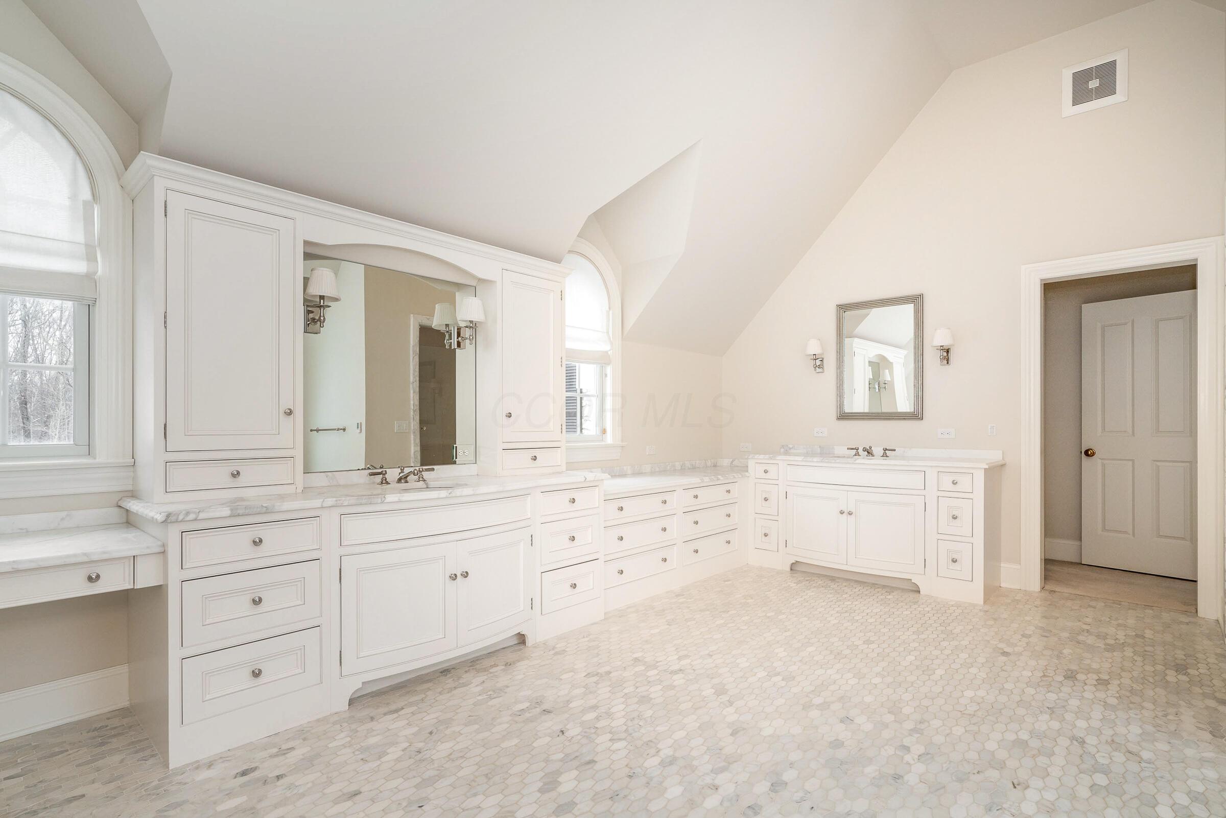 780 Home Road Delaware, OH 43015 - Photo 65 of 130 Primary Suite Full Bathroom