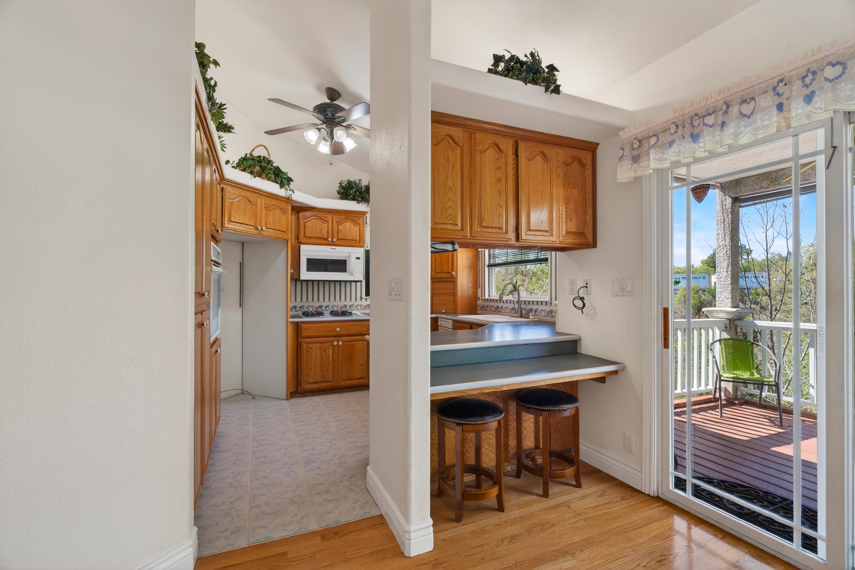 5536 Trish Court Redding, CA 96003 - Photo 13 of 43 5536 Trish Ct, Redding -05599