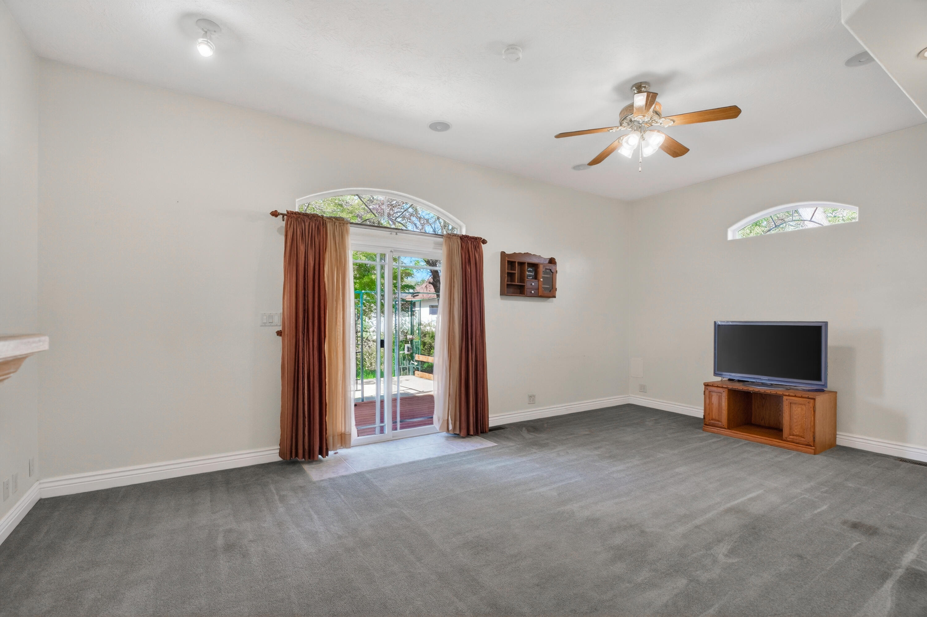 5536 Trish Court Redding, CA 96003 - Photo 16 of 43 5536 Trish Ct, Redding -05614